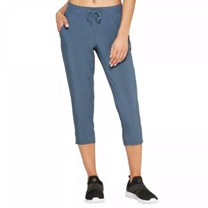 C9 Champion Woven Mid-Rise Capri Workout Pants